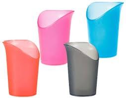 Voorbeelden van bekers met neusuitsparing.