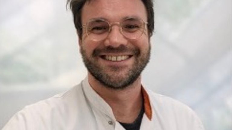 van den Berg, V. (Drs.)